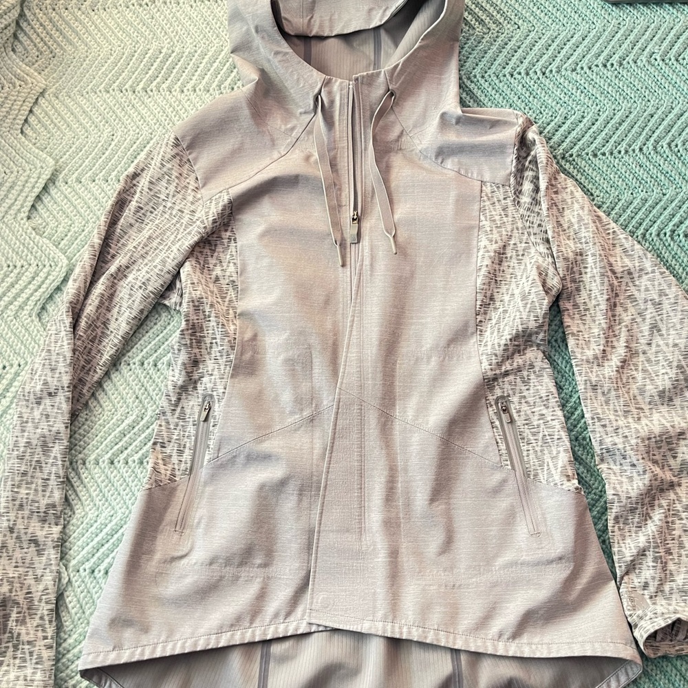 The North face Gray Hooded Jacket with Patterned Sleeves